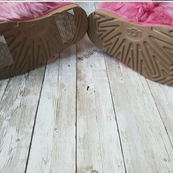 UGG Pinkipuff Boots - Picture 4 of 4